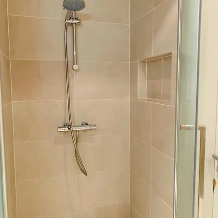 Seaview With Private Parking Apartament